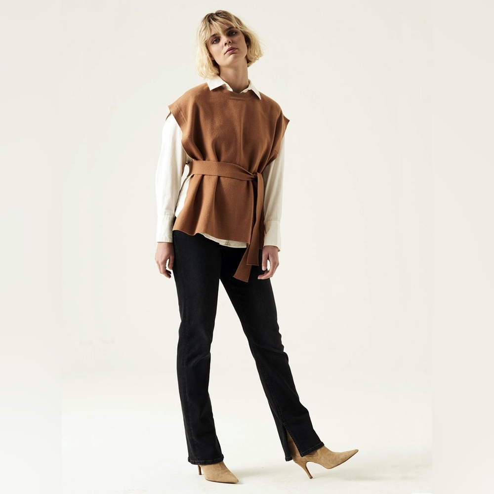 Garcia Sleeveless Belted Knit Jacket Vest Camel Tan | Minimalist Layering Piece